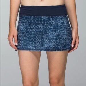 Lululemon Pace Setter Tenis Skirt Color: Navy Blue Cross inkwell Blue
Size 6